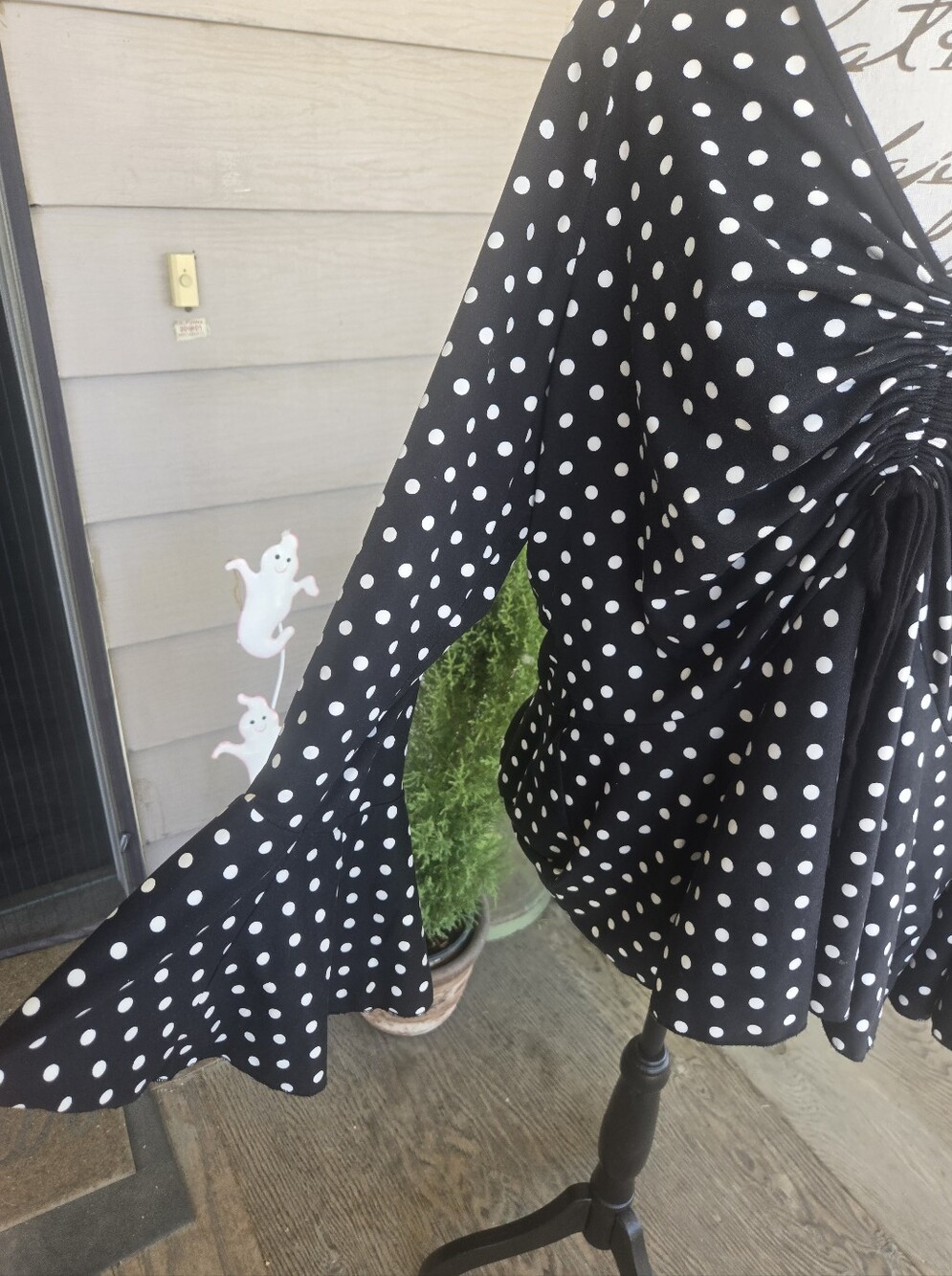 The Pyramid Collection Black & White Polka Dot V-Neck Ruched Peplum Top. Size1XL - Picture 8 of 9